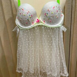 Victoria's Secret White Mesh Babydoll Lingerie Sheer Top Padded Bra 36C. Excelle